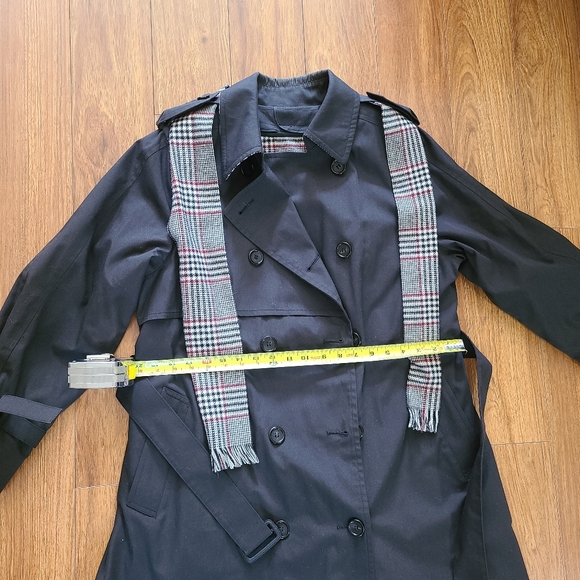 LONDON FOG WOMEN’S TRENCH COAT, Size 12 PET. With Belt, Scaft, Good Condition - Picture 3 of 16